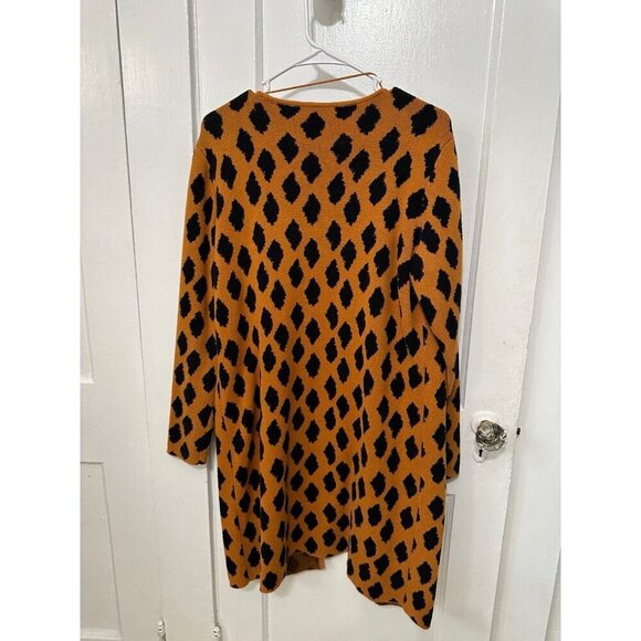 Vero Moda woman size, medium, black, and brown patterned cardigan - Picture 8 of 10